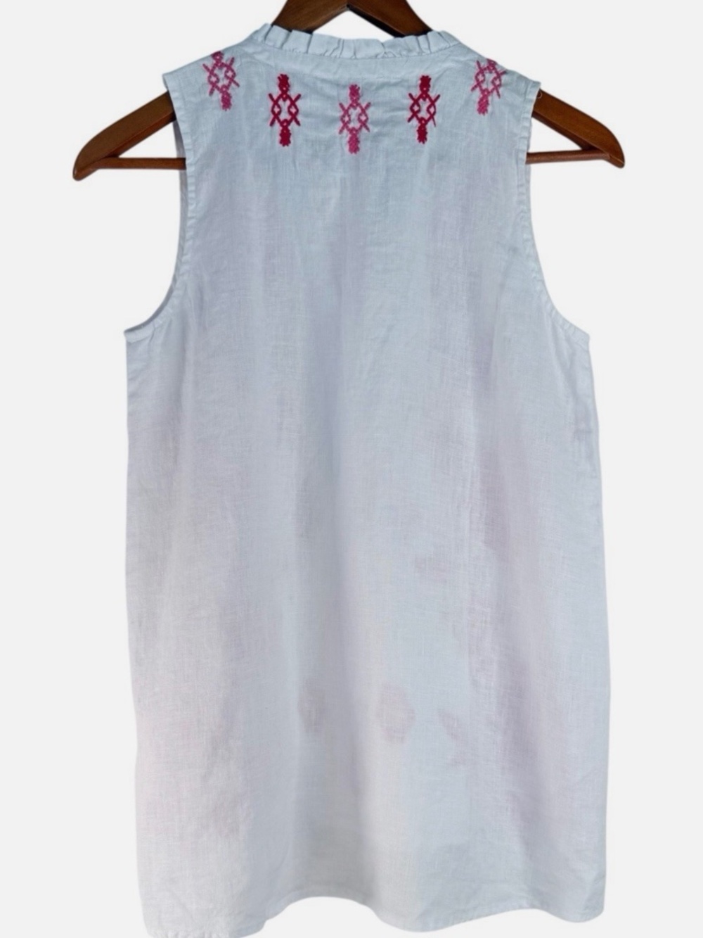 Johnny Was XS White Linen Tank with Red Embroidery Sleeveless Top V Neck Pretty! - Picture 3 of 8